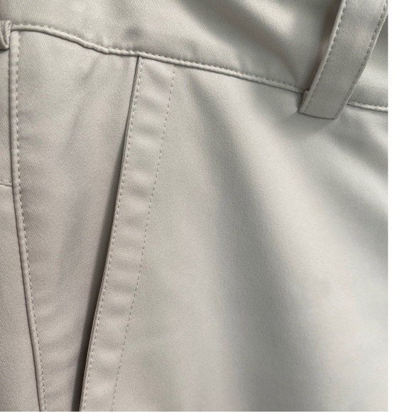 Nike Golf Women’s Dri-Fit Khaki Mid-Rise Shorts Size 10 - Picture 2 of 8